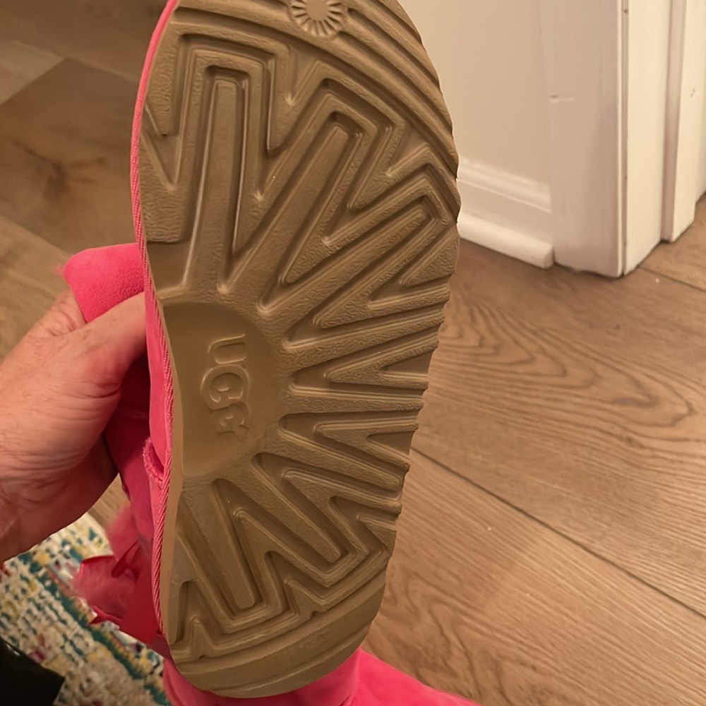 Pink UGGS - Picture 10 of 11